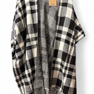 Kori Monochrome Knit Shawl